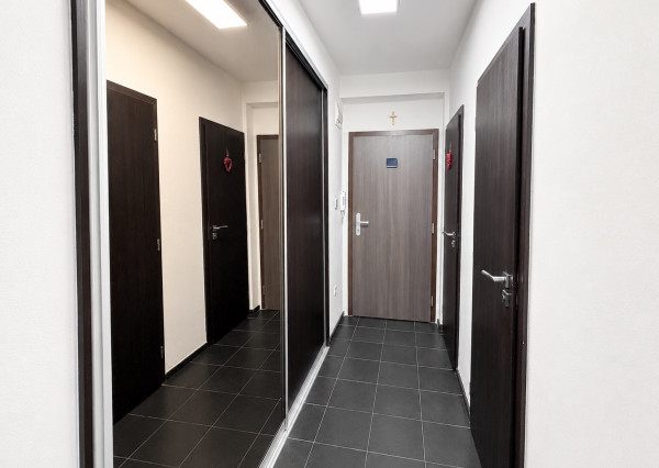 🏡 Na prenájom kompletne zariadený 2-izbový byt s loggiou – Špačinská cesta, Trnava