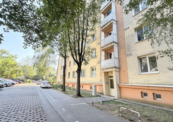 🏡 Na prenájom kompletne zariadený 2-izbový byt s loggiou – Špačinská cesta, Trnava