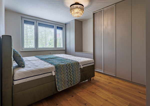 KOMPLETNE ZREKONŠTRUOVANÝ 2 izb. byt, výmera 52,77m2, loggia, ul. G. Goliána