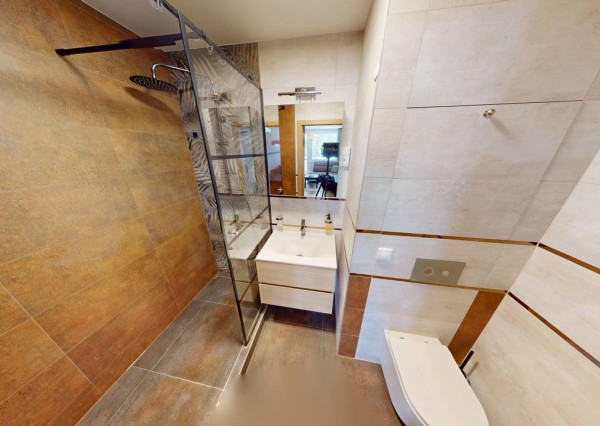 KOMPLETNE ZREKONŠTRUOVANÝ 2 izb. byt, výmera 52,77m2, loggia, ul. G. Goliána