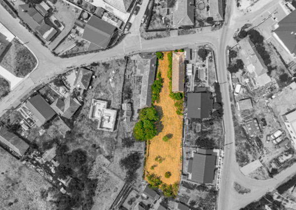 Stavebný pozemok 1 129 m² so starším domom – Svätoplukovo