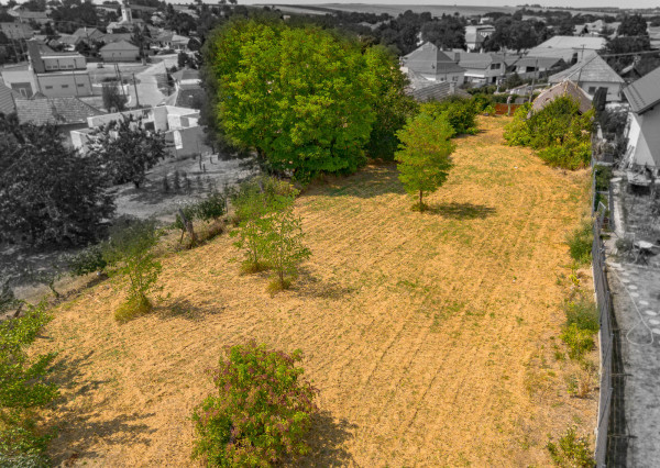Stavebný pozemok 1 129 m² so starším domom – Svätoplukovo