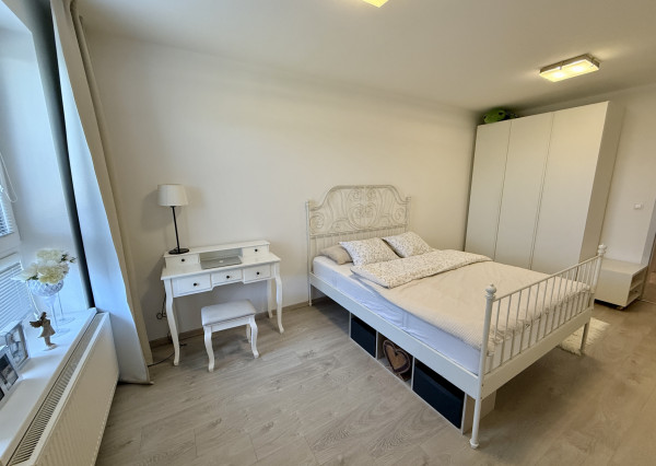 KOMPLETNE ZARIADENÝ 2-IZBOVÝ BYT S TERASOU A PREDZÁHRADKOU V PROJEKTE SENEC GARDENS