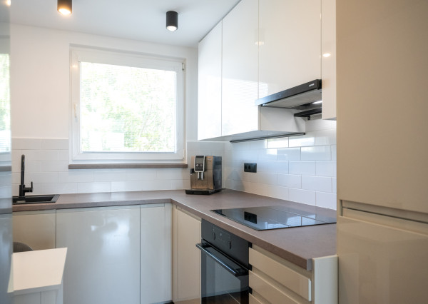 92 m² pohody a ticha: Slnkom zaliaty 4-izbový byt s výhľadom na zeleň (ul. J. Slotu)