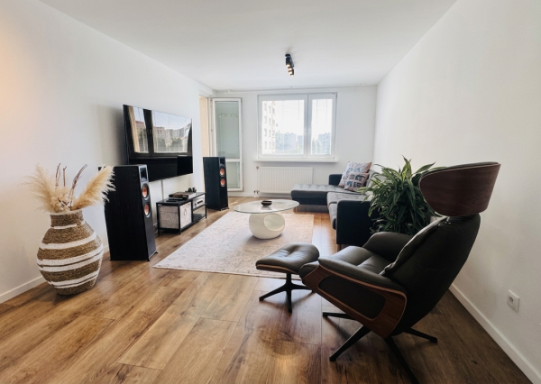 92 m² pohody a ticha: Slnkom zaliaty 4-izbový byt s výhľadom na zeleň (ul. J. Slotu)