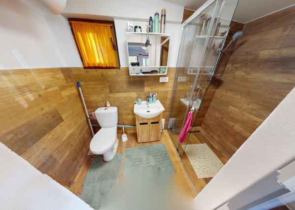 EXKLUZÍVNE !! REKREAČNÁ CHATA, úžitková plocha 70m2, celoročne obývateľná, JAHODNÍK, k.ú LOŠONEC, kompletná rekonštrukcia, 3D obhliadka