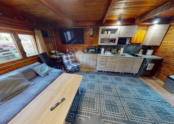 EXKLUZÍVNE !! REKREAČNÁ CHATA, úžitková plocha 70m2, celoročne obývateľná, JAHODNÍK, k.ú LOŠONEC, kompletná rekonštrukcia, 3D obhliadka