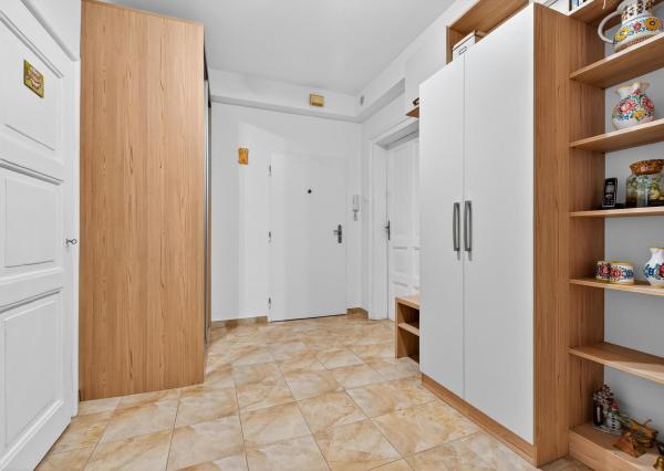 STAROMESTSKÝ 3-IZBOVÝ BYT 90 m² PRI MEDICKEJ ZÁHRADE – BALKÓN DO VNÚTROBLOKU
