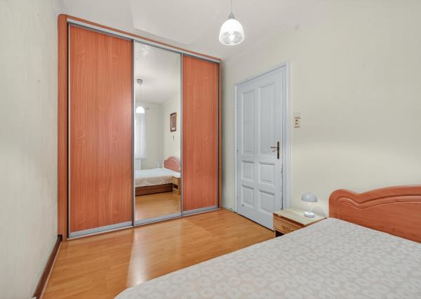 STAROMESTSKÝ 3-IZBOVÝ BYT 90 m² PRI MEDICKEJ ZÁHRADE – BALKÓN DO VNÚTROBLOKU