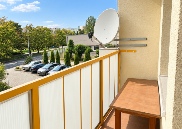 Na predaj garsónka s balkónom v obľúbenej lokalite Prednádražie
