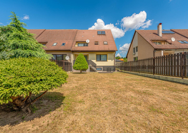 5-izbový rodinný dom 180 m² | pozemok 587 m², garáž a veľká povala | Bzince pod Javorinou