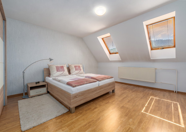 5-izbový rodinný dom 180 m² | pozemok 587 m², garáž a veľká povala | Bzince pod Javorinou
