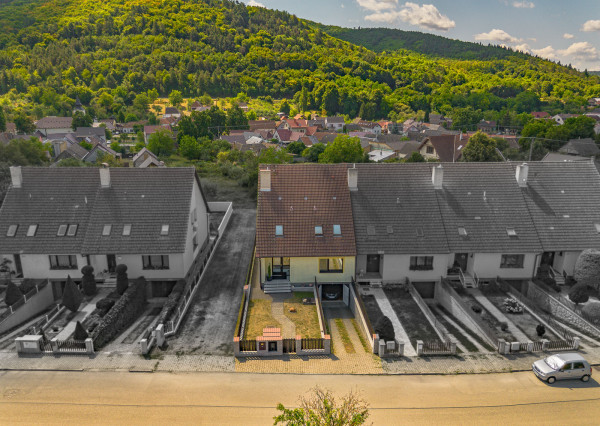 5-izbový rodinný dom 180 m² | pozemok 587 m², garáž a veľká povala | Bzince pod Javorinou