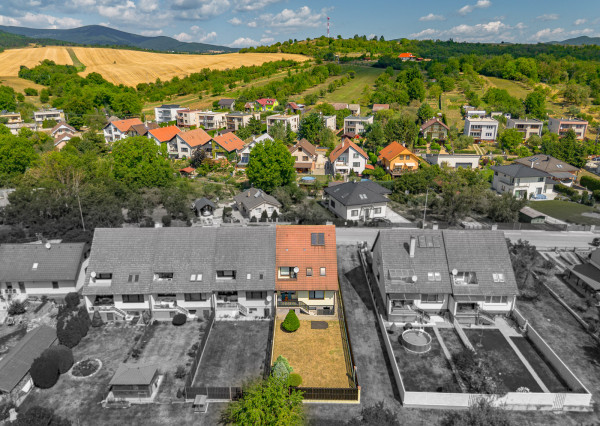 5-izbový rodinný dom 180 m² | pozemok 587 m², garáž a veľká povala | Bzince pod Javorinou