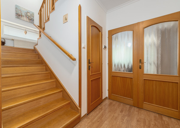 5-izbový rodinný dom 180 m² | pozemok 587 m², garáž a veľká povala | Bzince pod Javorinou