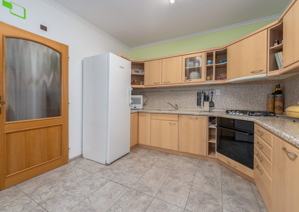 5-izbový rodinný dom 180 m² | pozemok 587 m², garáž a veľká povala | Bzince pod Javorinou