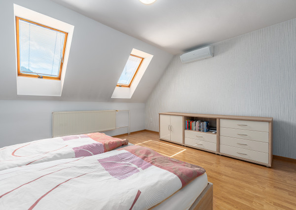 5-izbový rodinný dom 180 m² | pozemok 587 m², garáž a veľká povala | Bzince pod Javorinou