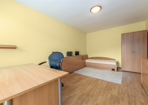 5-izbový rodinný dom 180 m² | pozemok 587 m², garáž a veľká povala | Bzince pod Javorinou