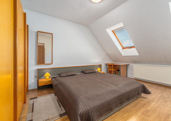 5-izbový rodinný dom 180 m² | pozemok 587 m², garáž a veľká povala | Bzince pod Javorinou