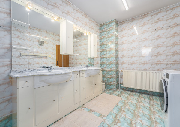 5-izbový rodinný dom 180 m² | pozemok 587 m², garáž a veľká povala | Bzince pod Javorinou