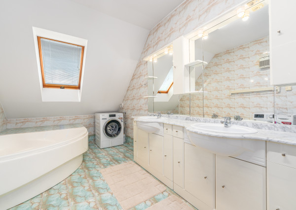 5-izbový rodinný dom 180 m² | pozemok 587 m², garáž a veľká povala | Bzince pod Javorinou
