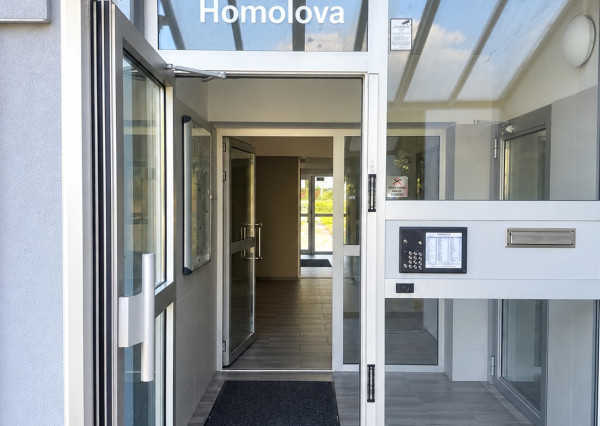 Bývanie s krásnym výhľadom nad Dúbravkou - svetlý 2-izb. byt