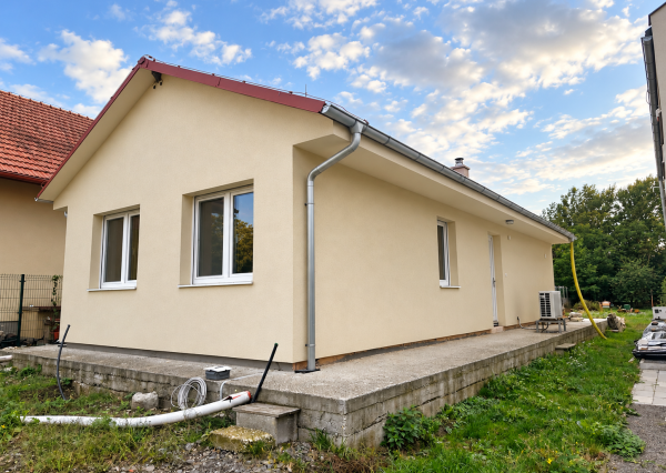 Pernek - nový a úsporný rodinný dom v objatí Malých Karpát