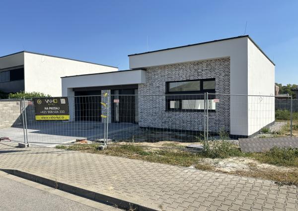 Moderná novostavba RD, pozemok 600m2, zastavaná plocha 179m2, garáž