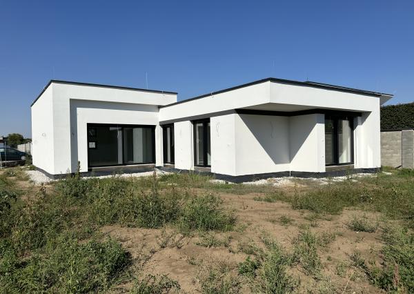 Moderná novostavba RD, pozemok 600m2, zastavaná plocha 179m2, garáž