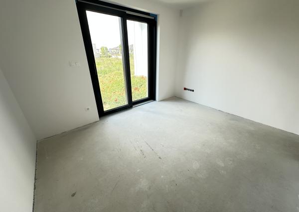 Moderná novostavba RD, pozemok 600m2, zastavaná plocha 179m2, garáž