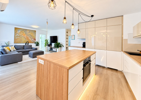 4-izbový byt, 115 m² + 348 m² pozemok, 2 terasy, 3 parkovacie miesta – Opoj