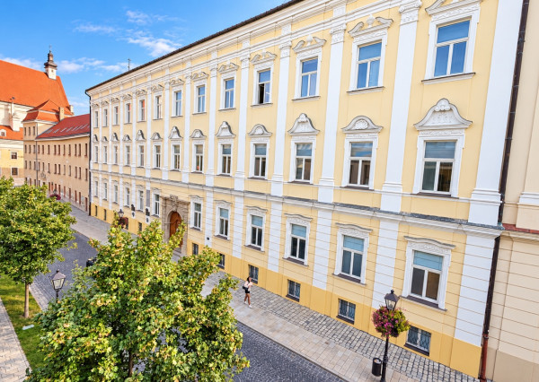 PRENÁJOM - Veľký 2-izbový byt s loggiou v projekte LEONARDO – centrum Trnavy