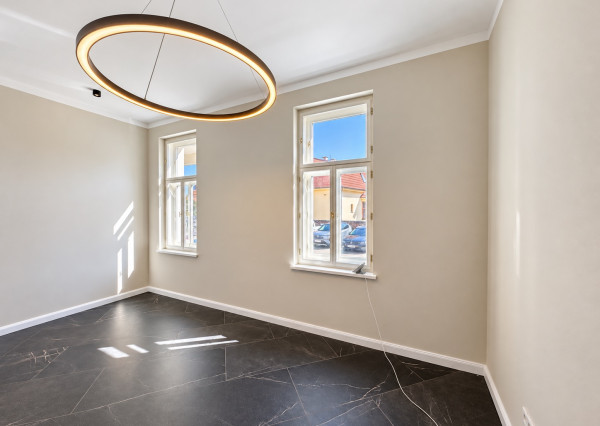 LUXUSNÝ PRENÁJOM KANCELÁRSKYCH PRIESTOROV – TRNAVA, NÁMESTIE SNP
