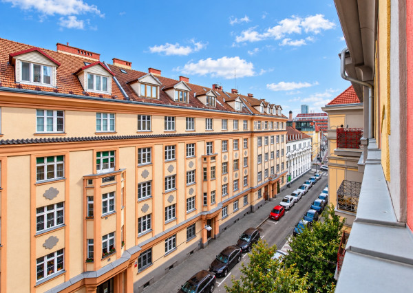 3-IZBOVÝ BYT 90 m² PRI MEDICKEJ ZÁHRADE | BALKÓN | PRIPRAVOVANÝ VÝŤAH
