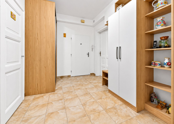 3-IZBOVÝ BYT 90 m² PRI MEDICKEJ ZÁHRADE | BALKÓN | PRIPRAVOVANÝ VÝŤAH