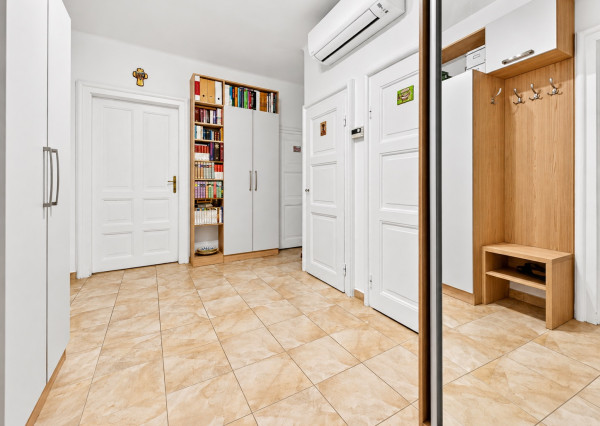 3-IZBOVÝ BYT 90 m² PRI MEDICKEJ ZÁHRADE | BALKÓN | PRIPRAVOVANÝ VÝŤAH