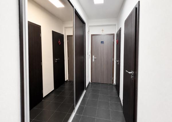 🏡 Na prenájom kompletne zariadený 2-izbový byt s loggiou – Špačinská cesta, Trnava