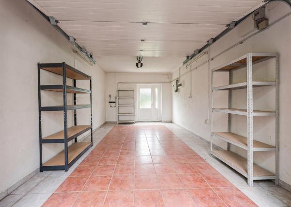 RODINNÝ DOM, 2x bytová jednotka, pozemok 1376m2, 8izieb, obec Vlčkovce