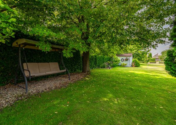 RODINNÝ DOM, 2x bytová jednotka, pozemok 1376m2, 8izieb, obec Vlčkovce