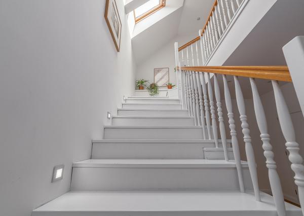 RODINNÝ DOM, 2x bytová jednotka, pozemok 1376m2, 8izieb, obec Vlčkovce