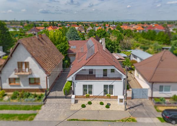 RODINNÝ DOM, 2x bytová jednotka, pozemok 1376m2, 8izieb, obec Vlčkovce