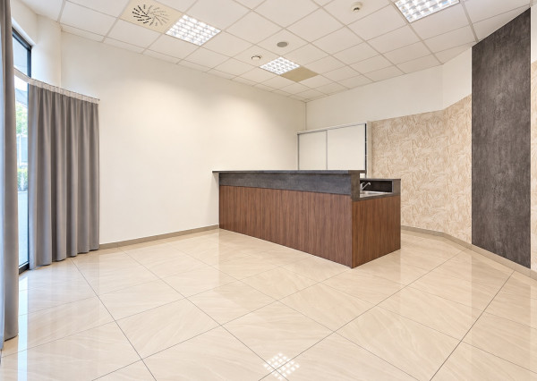 Prenájom EXKLUZÍVNY PRIESTOR PRIAMO V CENTRE , ul. Hviezdoslavova v TRNAVE