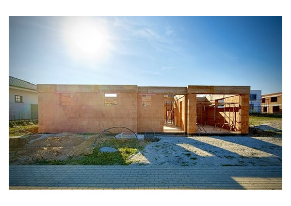 MODERNÝ 4-IZBOVÝ RODINNÝ DOM S GARÁŽOU A POZEMKOM 602 m² | SEREĎ – LEVANDUĽOVÁ ULICA