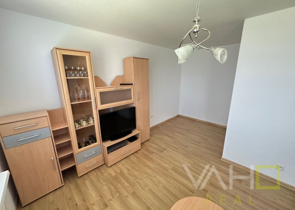 PRENÁJOM 1 izb. byt, prerobený, čiastočne zariadený, Hlboká ul. Trnava