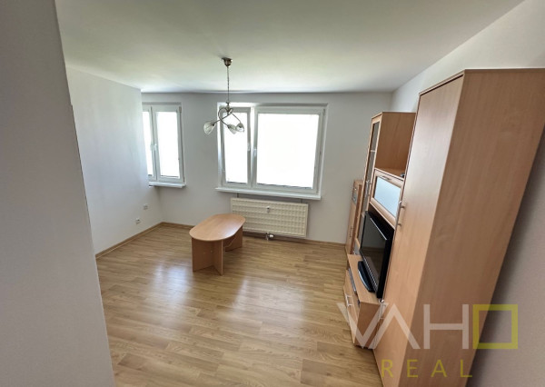 PRENÁJOM 1 izb. byt, prerobený, čiastočne zariadený, Hlboká ul. Trnava