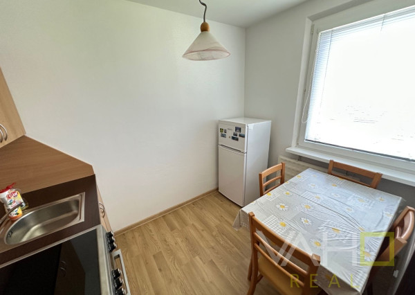 PRENÁJOM 1 izb. byt, prerobený, čiastočne zariadený, Hlboká ul. Trnava