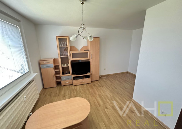 PRENÁJOM 1 izb. byt, prerobený, čiastočne zariadený, Hlboká ul. Trnava