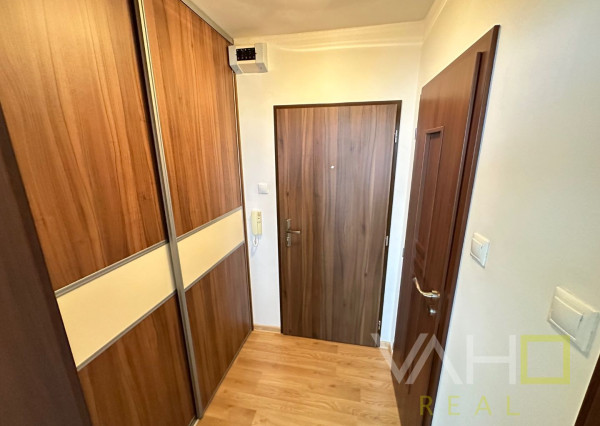 PRENÁJOM 1 izb. byt, prerobený, čiastočne zariadený, Hlboká ul. Trnava