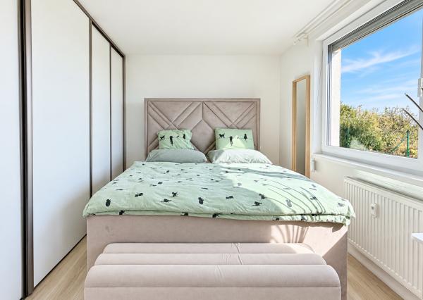 4-izbový byt, 115 m² + 348 m² pozemok, 2 terasy, 3 parkovacie miesta – Opoj