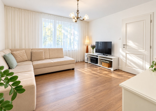 ŠTUDENTSKÁ UL. | Veľký 2i byt 59 m² + 10 m² pivnica